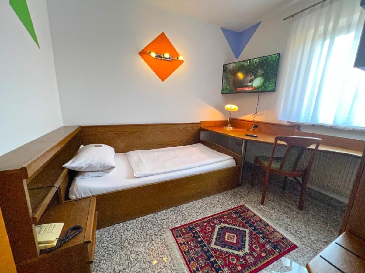 Hotel Und Restaurant Nehrener Hof Екстер'єр фото