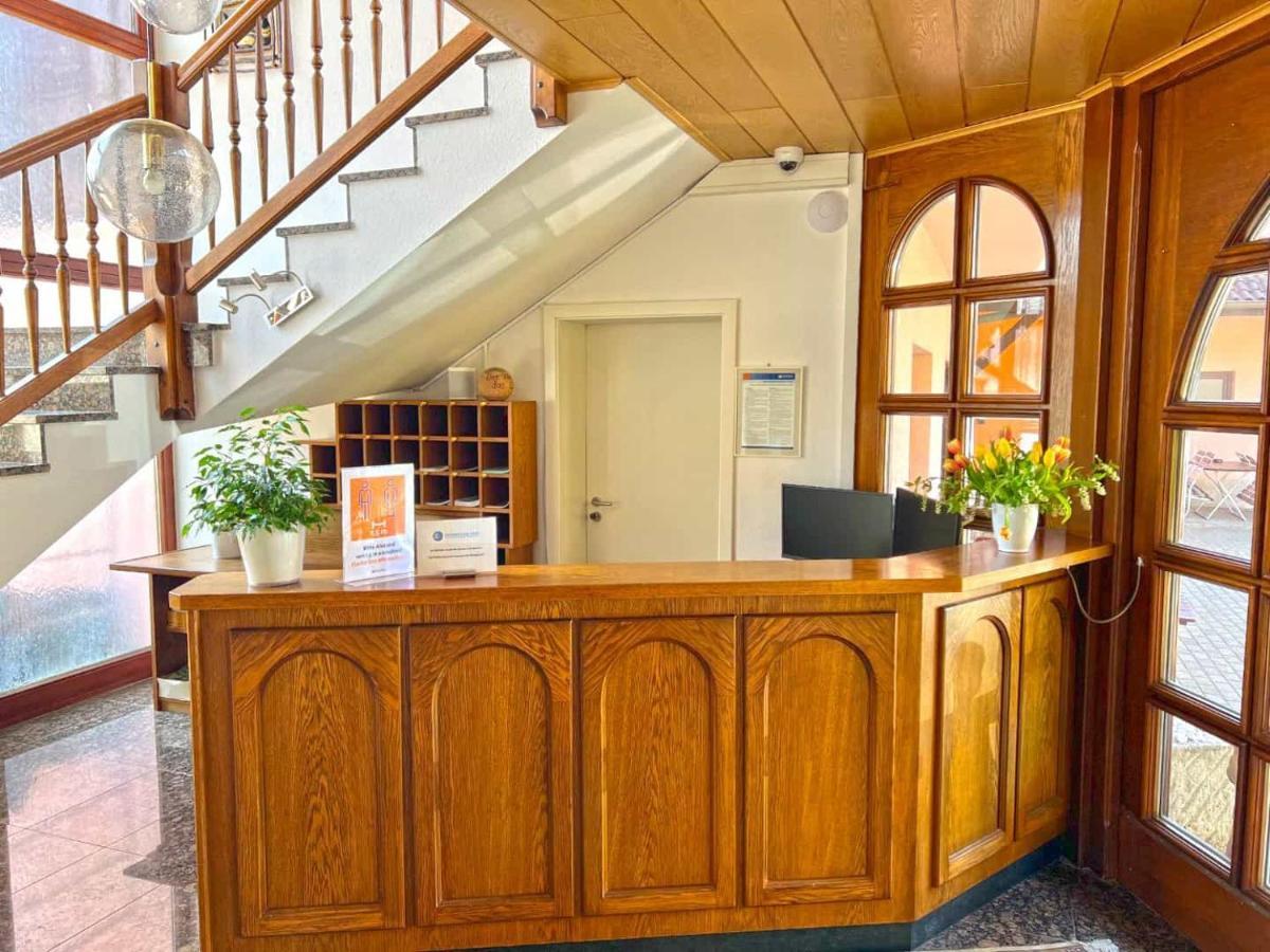 Hotel Und Restaurant Nehrener Hof Екстер'єр фото