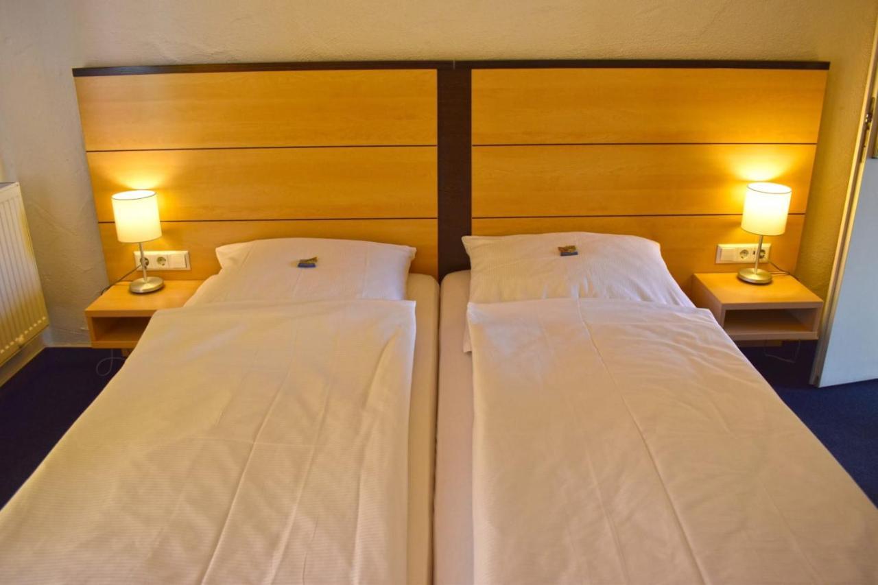 Hotel Und Restaurant Nehrener Hof Екстер'єр фото