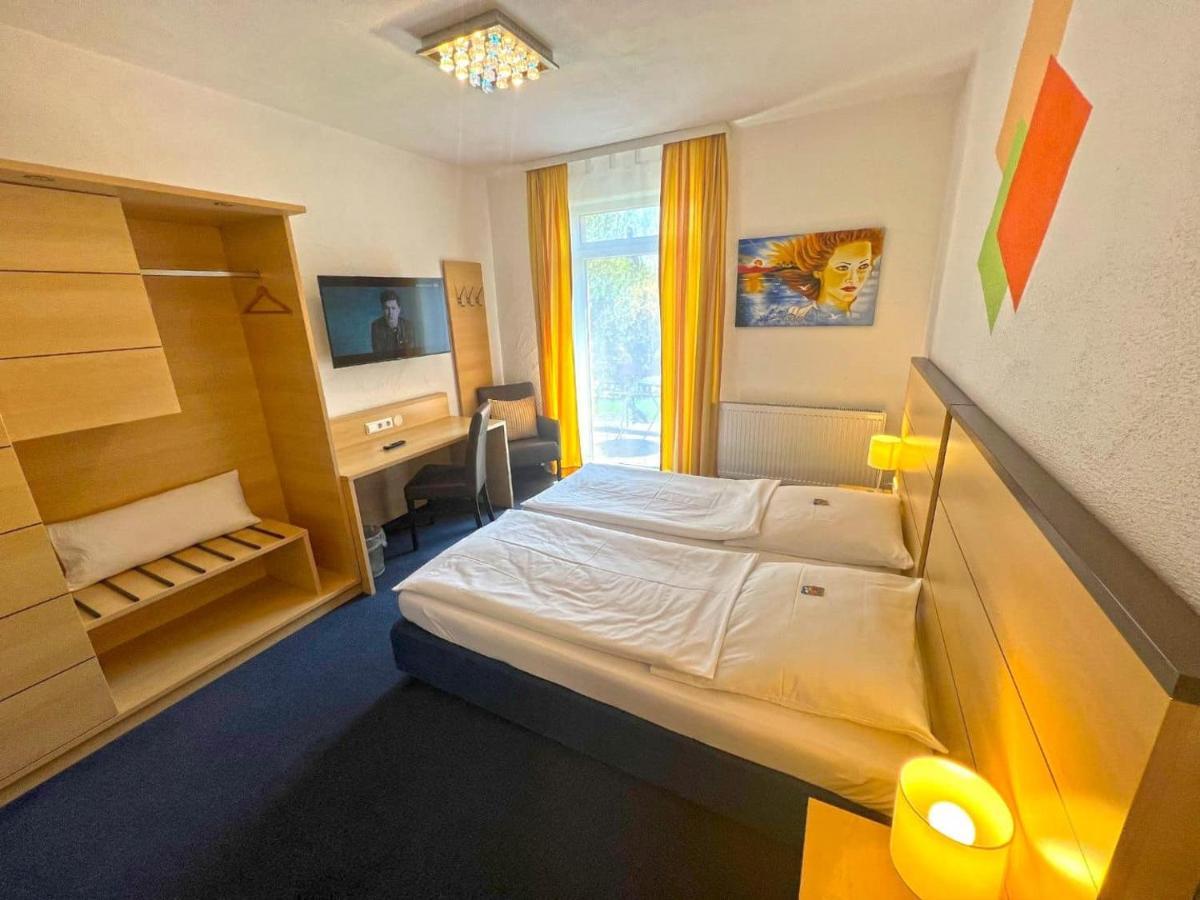 Hotel Und Restaurant Nehrener Hof Екстер'єр фото