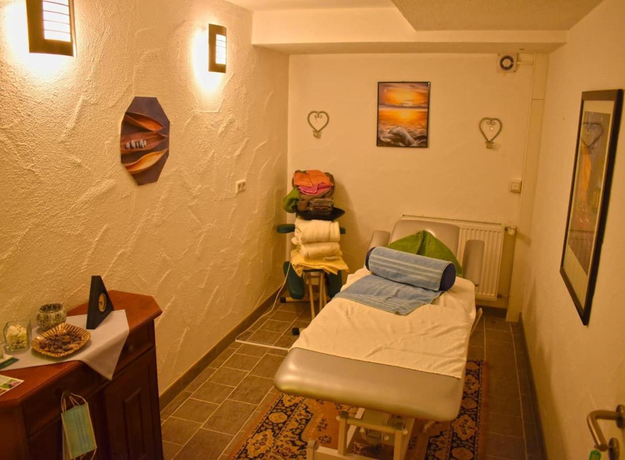 Hotel Und Restaurant Nehrener Hof Екстер'єр фото